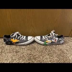 Looney Tunes Low Top Converse